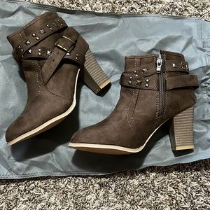 NIB suede strappy studded heeled booties